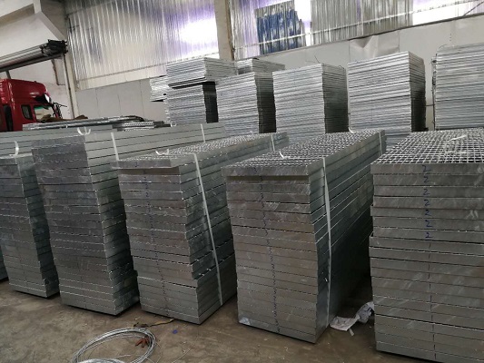 熱(rè)鍍鋅鋼格板