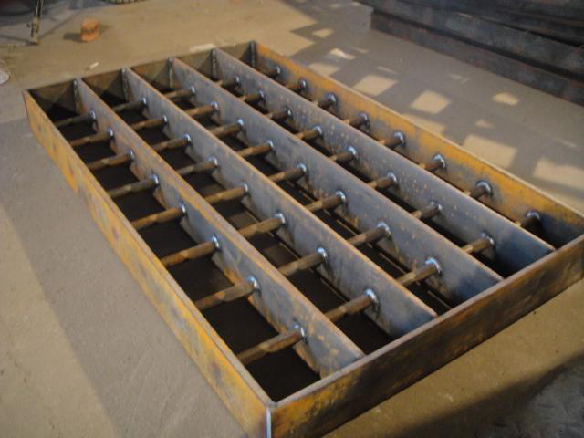 重型（xíng）鋼（gāng）格板